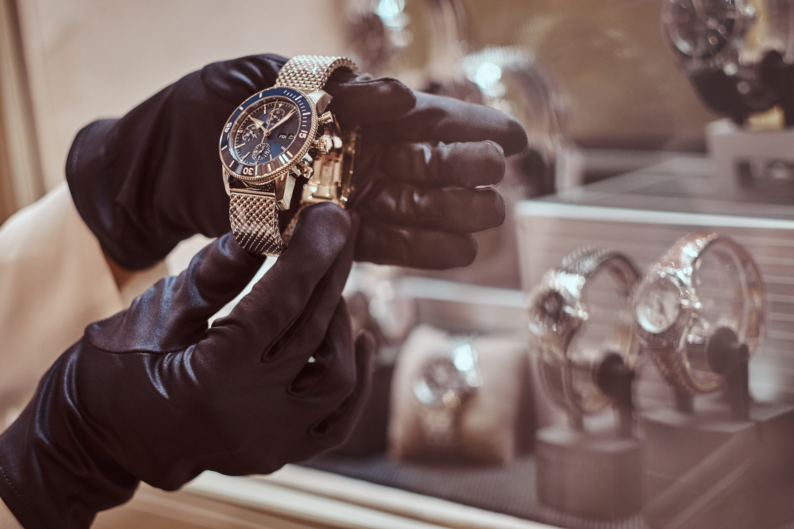 MAKE1M LUXURY WATCHES BRING OPTIMISM AND STYLE